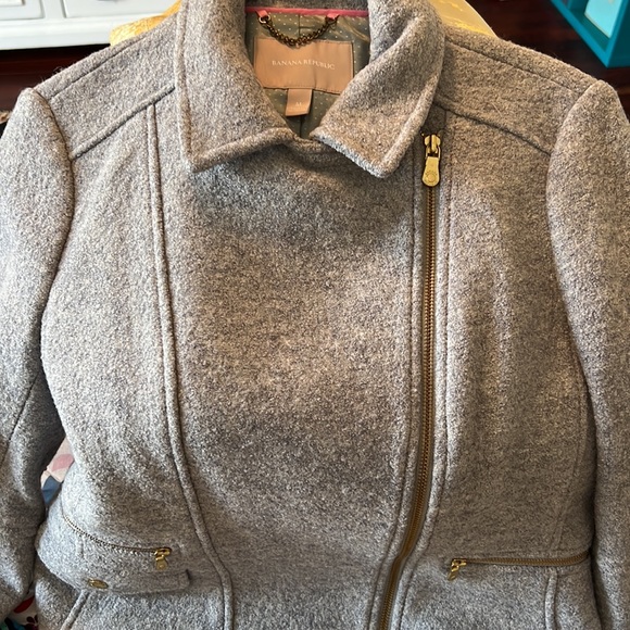 Banana Republic woman’s medium coat - Picture 4 of 5